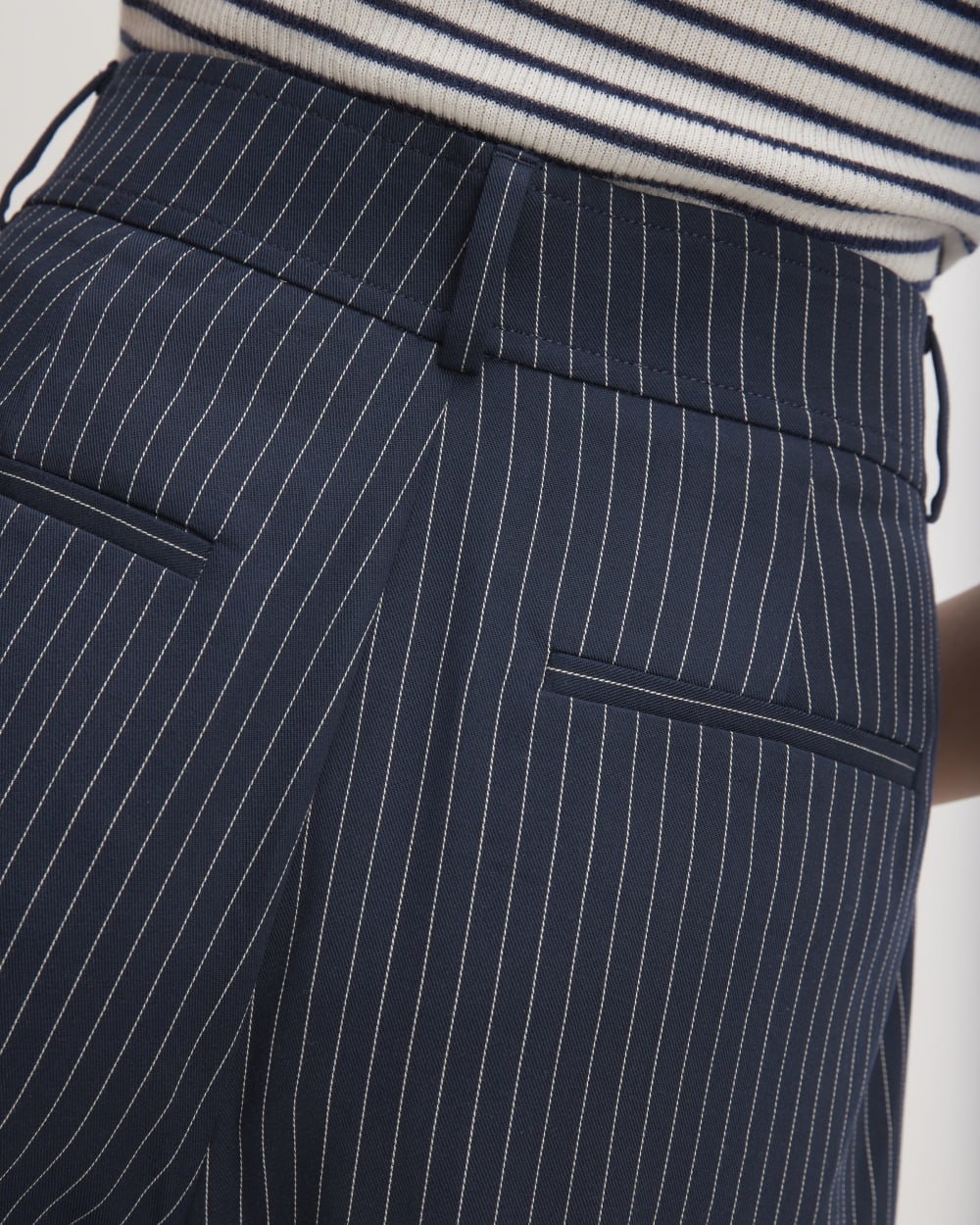 The Draper Tapered Pant in Buttersmooth | Navy / Bone
