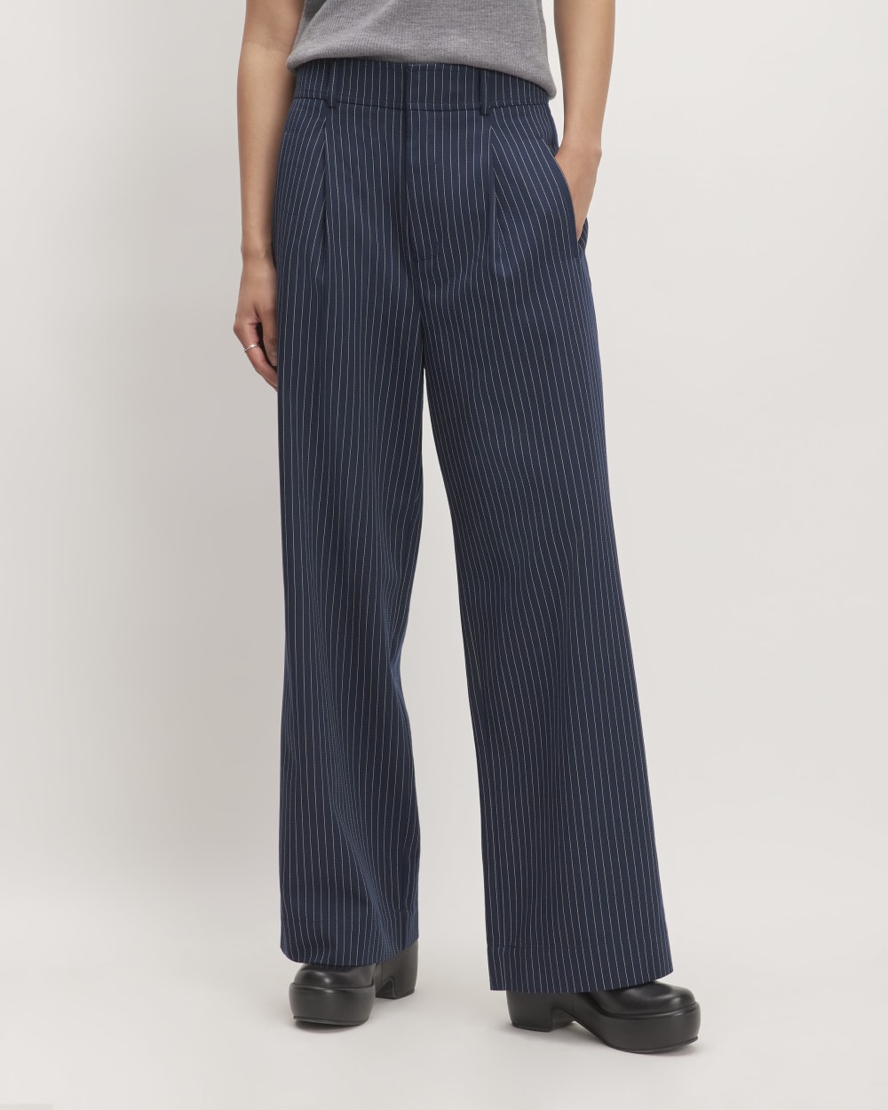 The Draper Pleated Pant in Buttersmooth | Navy / Bone | 30" Inseam