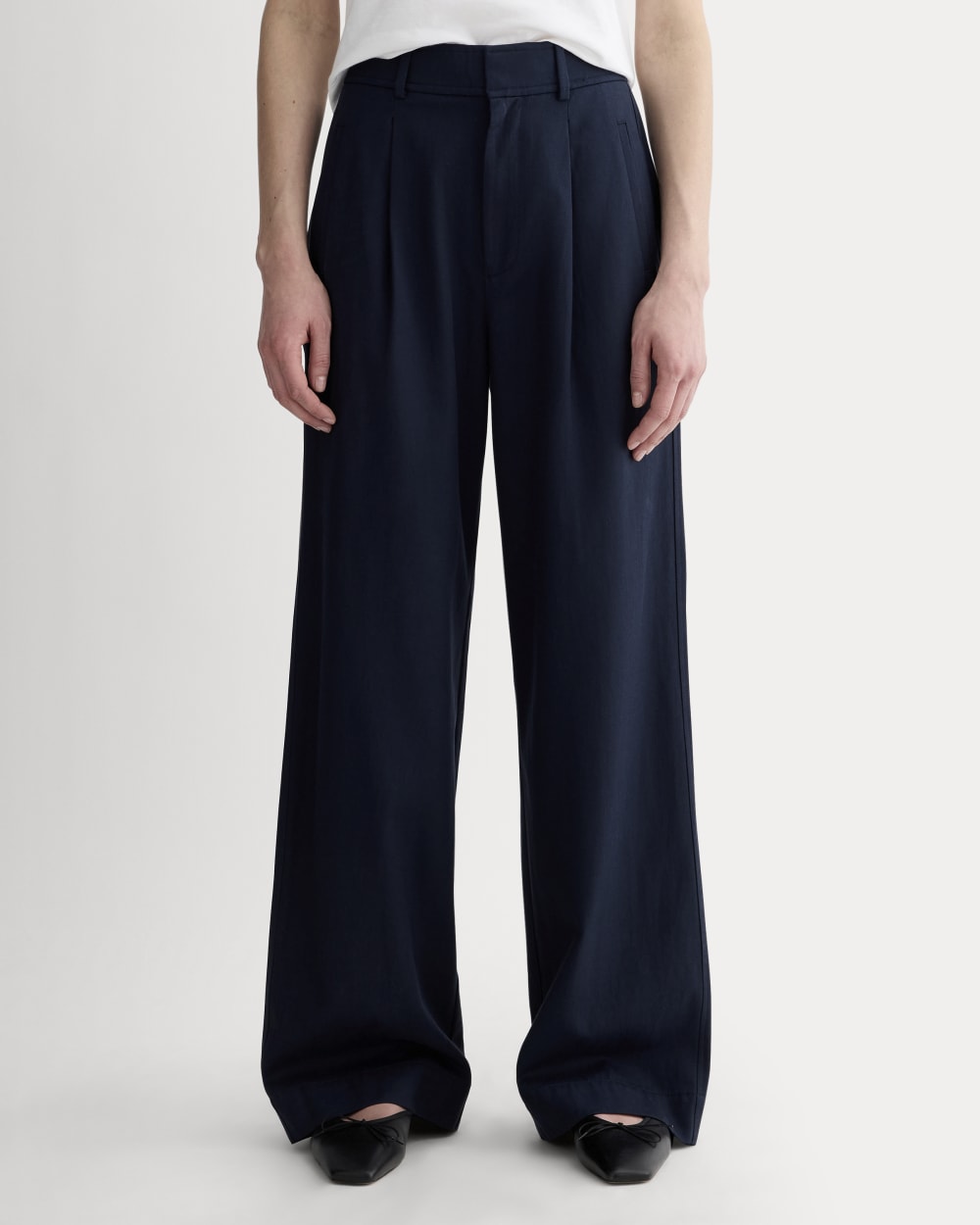 The Draper Pleated Pant in Buttersmooth | Navy | 32" Inseam