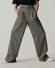 The Draper Pleated Pant in Buttersmooth | Khaki / Black | 30" Inseam