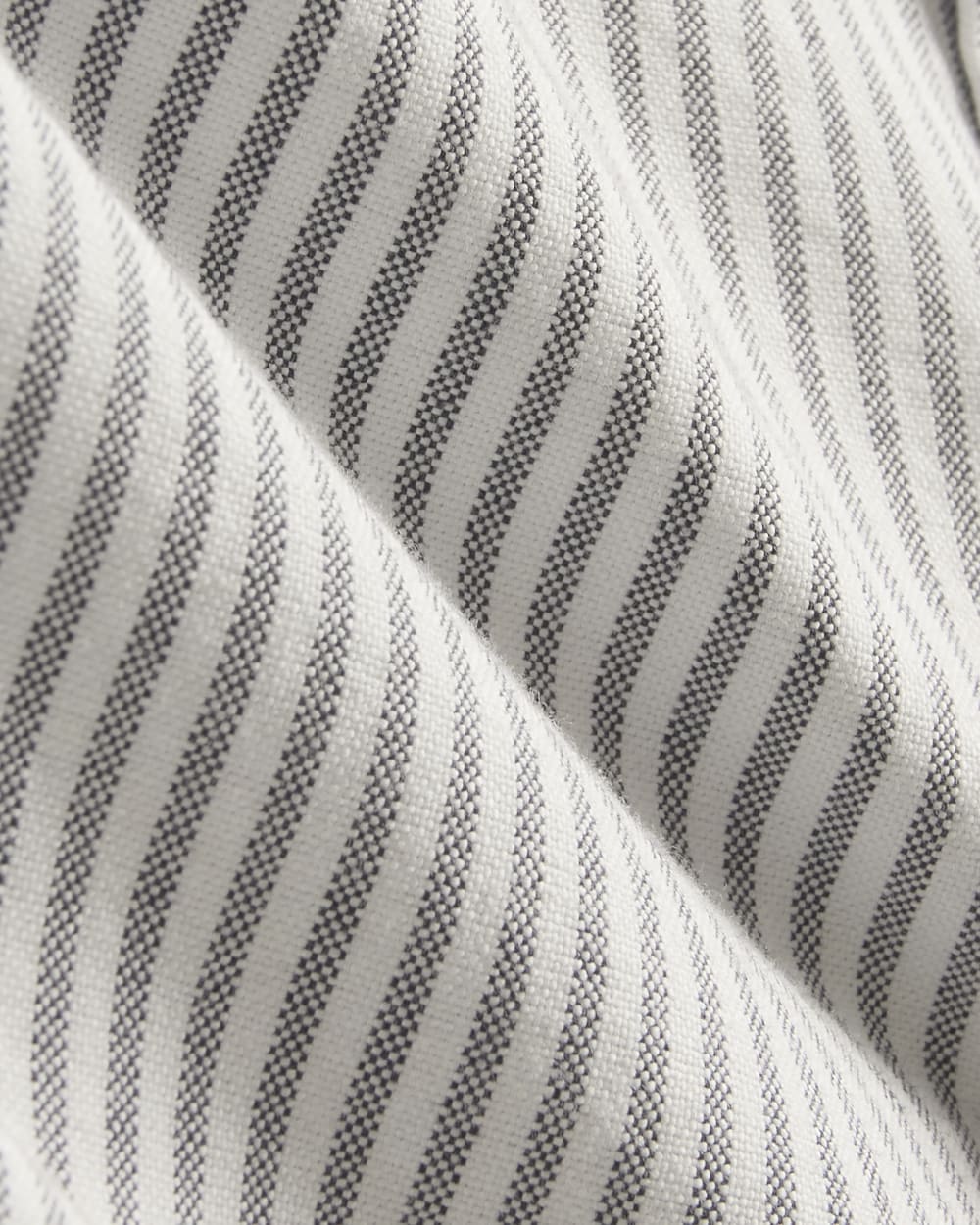 The Must-Have Oxford Shirt | Black / White